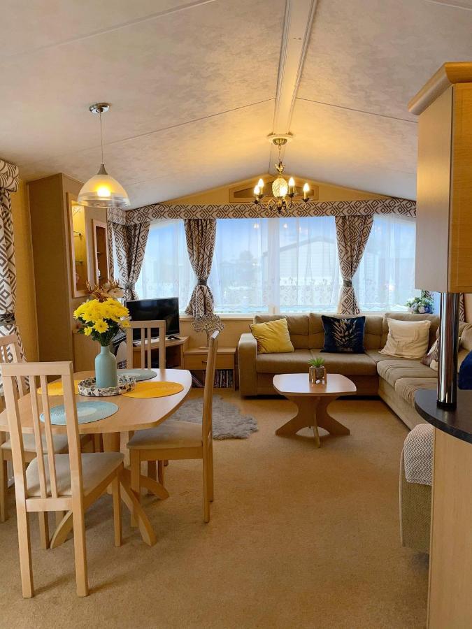 Caravan For Rent At Tattershall Holiday Park Ngoại thất bức ảnh