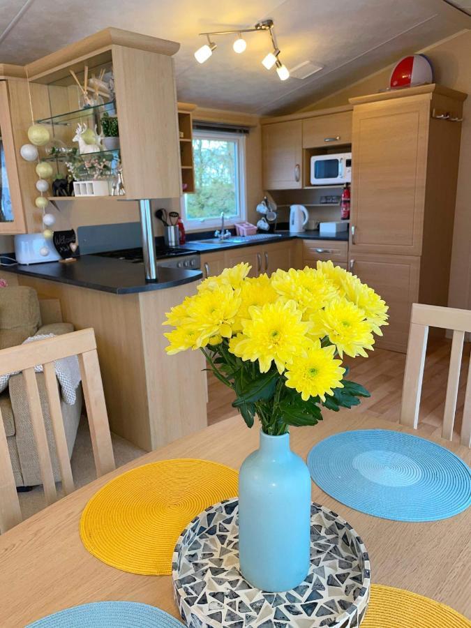 Caravan For Rent At Tattershall Holiday Park Ngoại thất bức ảnh